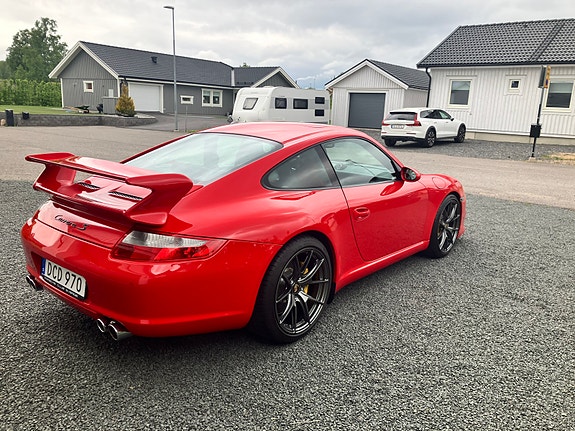 Porsche 911 Carrera S 4 of 5
