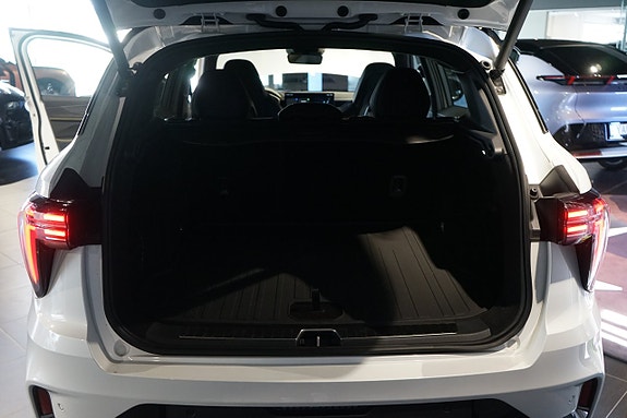 Lynk & Co 01 10 of 11