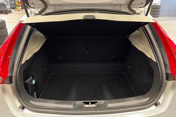 Volvo V40 20 of 21