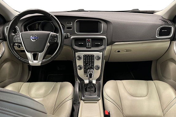 Volvo V40 12 of 21