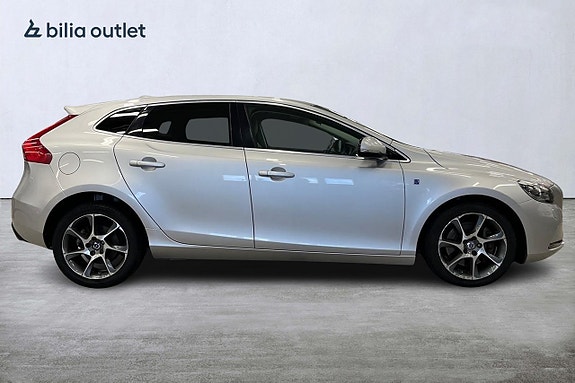 Volvo V40 7 of 21