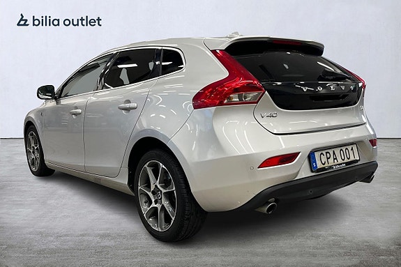 Volvo V40 4 of 21