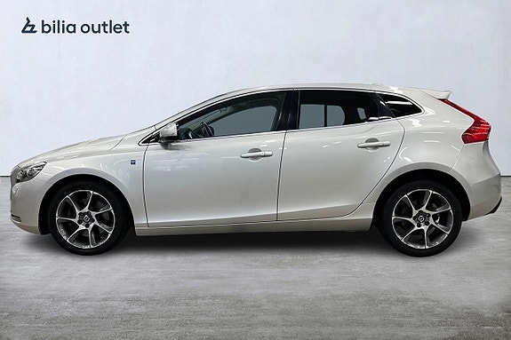 Volvo V40 3 of 21