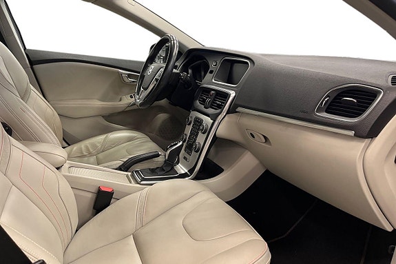 Volvo V40 17 of 21