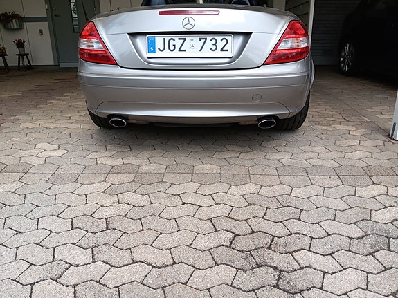 Mercedes-Benz SLK200 4 of 5