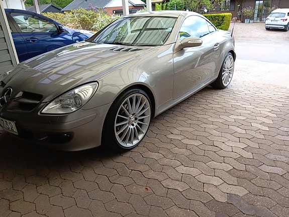 Mercedes-Benz SLK200 2 of 5