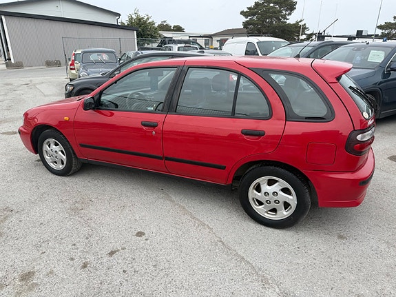 Nissan Almera 5 of 5
