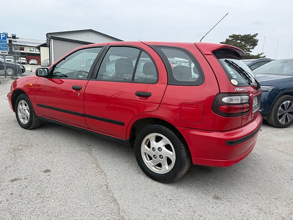 Nissan Almera 20 of 20