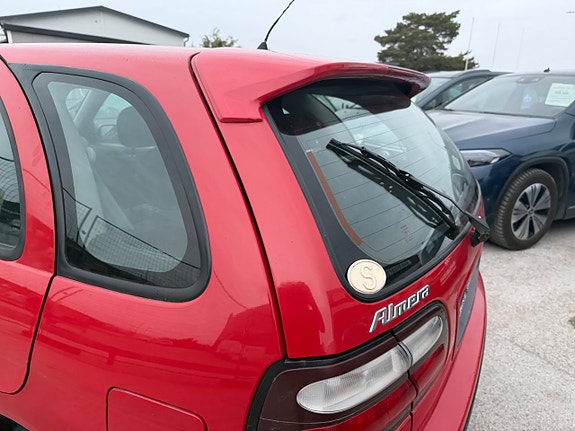 Nissan Almera 10 of 20