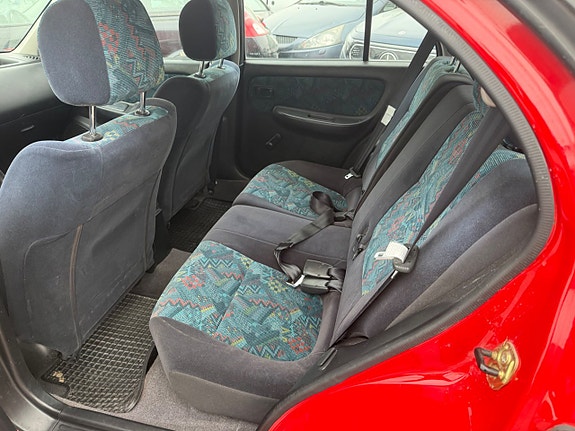 Nissan Almera 16 of 20