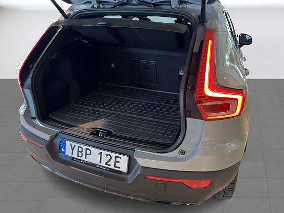 Volvo EX40 11 of 19