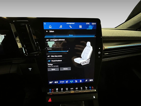Renault Scenic E-Tech 15 of 16