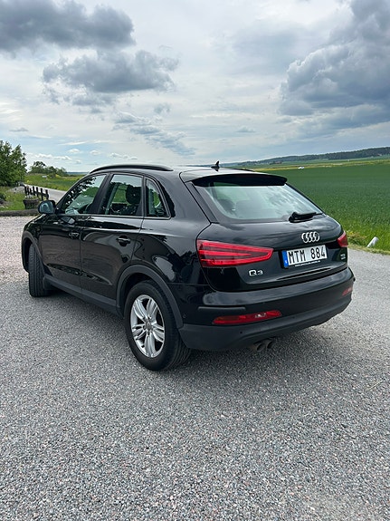 Audi Q3 2 of 4