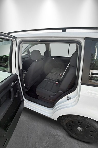 Volkswagen Touran 6 of 7