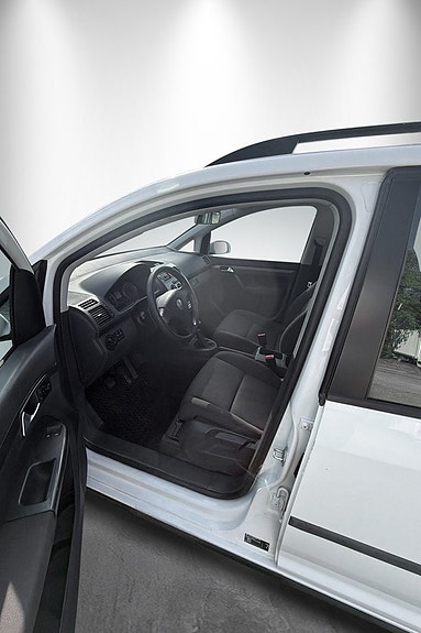 Volkswagen Touran 5 of 5