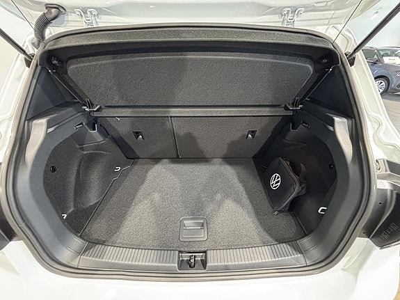 Volkswagen T-Cross 6 of 19