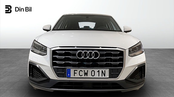 Audi Q2 4 of 5