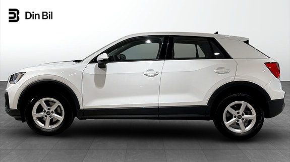 Audi Q2 2 of 5