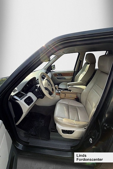 Land Rover Range Rover Sport 5 of 5