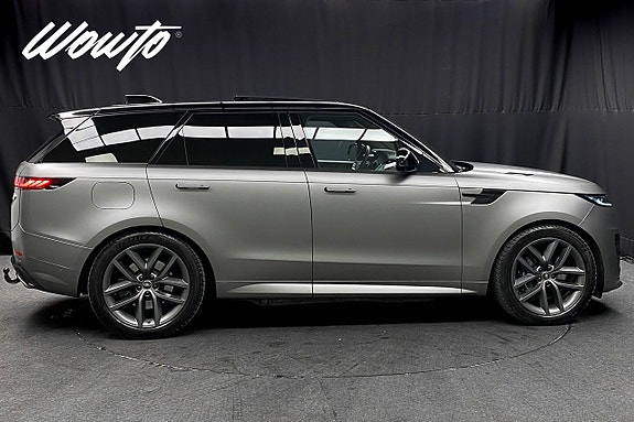 Land Rover Range Rover Sport 3 of 5