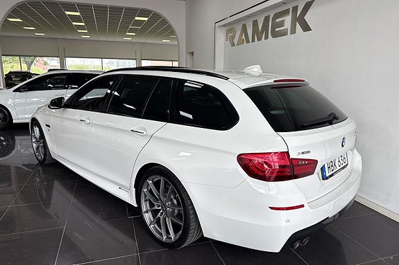 BMW 530d 4 of 5