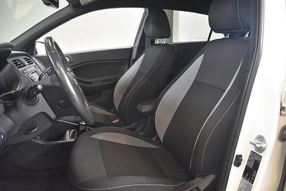 Hyundai i20 7 of 14