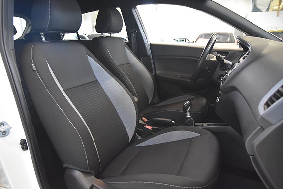 Hyundai i20 8 of 14