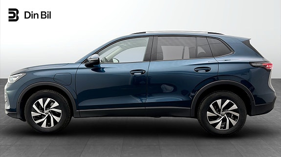 Volkswagen Tiguan 2 of 5
