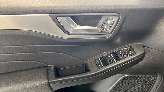 Ford Kuga 11 of 12