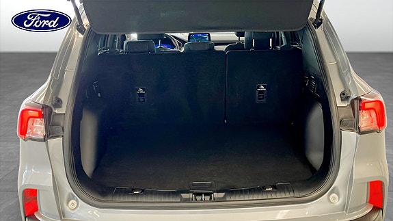 Ford Kuga 10 of 12