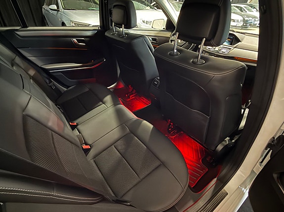 Mercedes-Benz E220 11 of 18