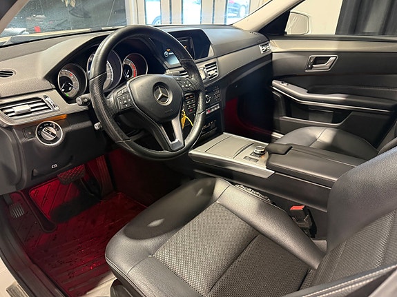 Mercedes-Benz E220 5 of 5