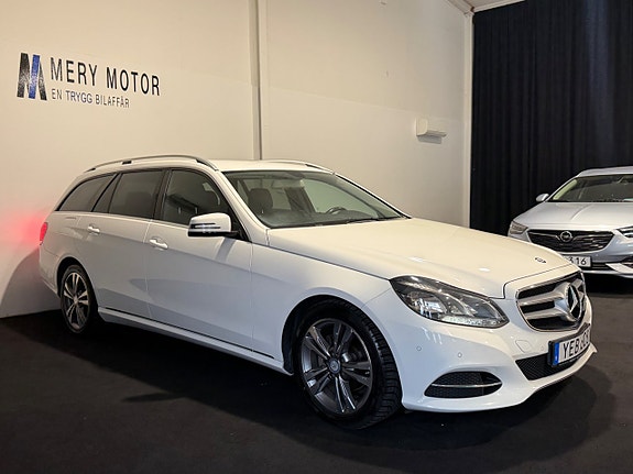 Mercedes-Benz E220 2 of 5