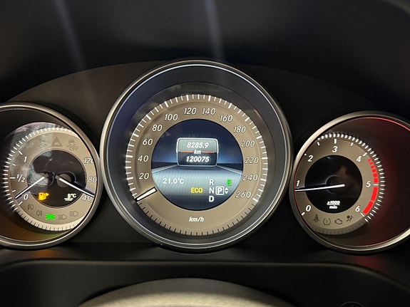 Mercedes-Benz E220 12 of 18