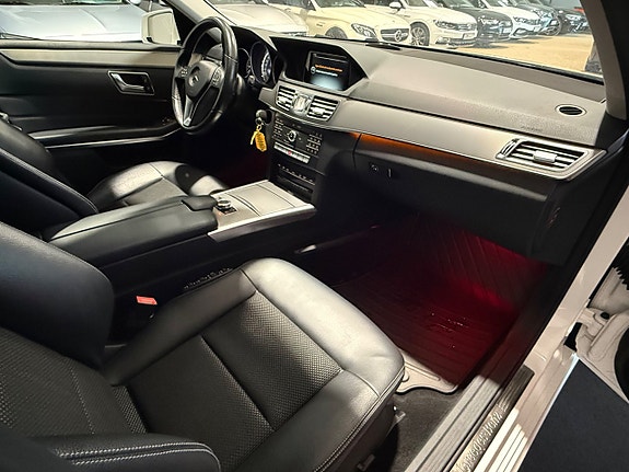 Mercedes-Benz E220 10 of 18