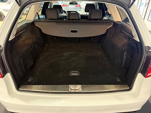 Mercedes-Benz E220 15 of 18