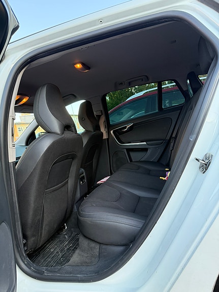 Volvo V60 10 of 13