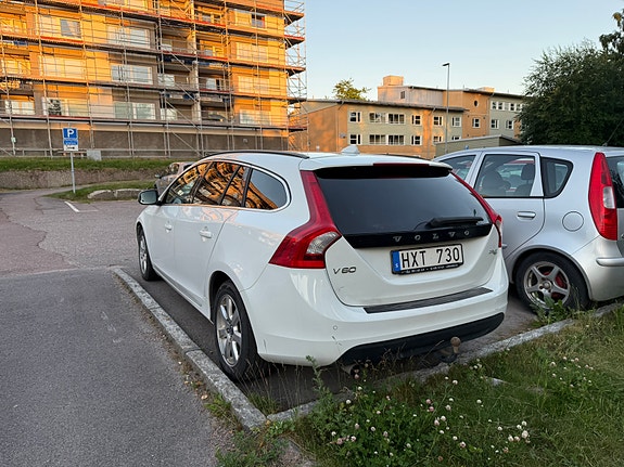 Volvo V60 4 of 13