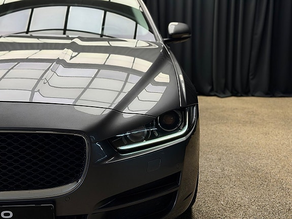 Jaguar XE 4 of 29