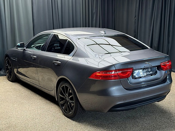 Jaguar XE 10 of 29