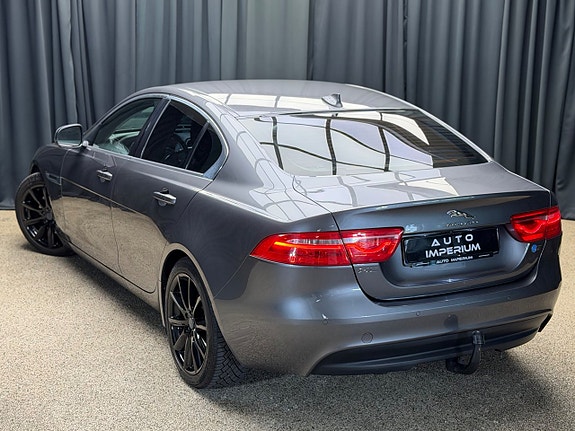 Jaguar XE 13 of 29