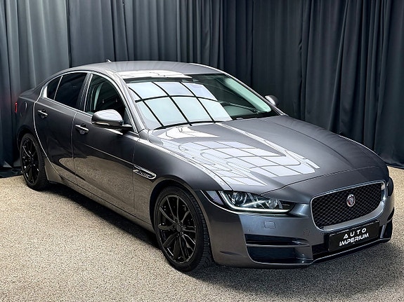 Jaguar XE 9 of 29