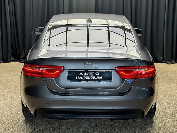 Jaguar XE 12 of 29