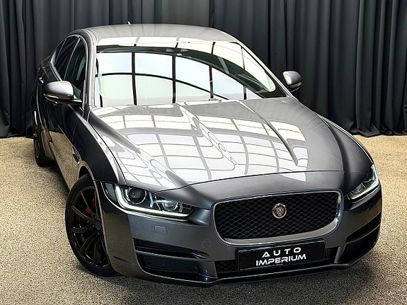 Jaguar XE 2 of 29