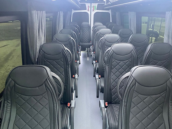 Mercedes-Benz SPRINTER 519 CDI MINIBUS 9 of 24