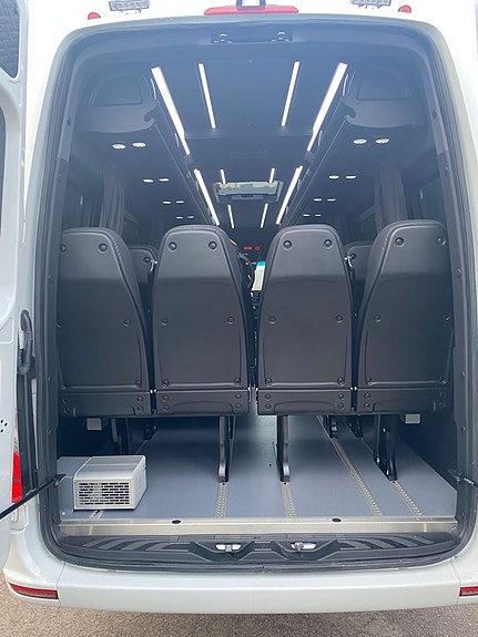 Mercedes-Benz SPRINTER 519 CDI MINIBUS 4 of 24