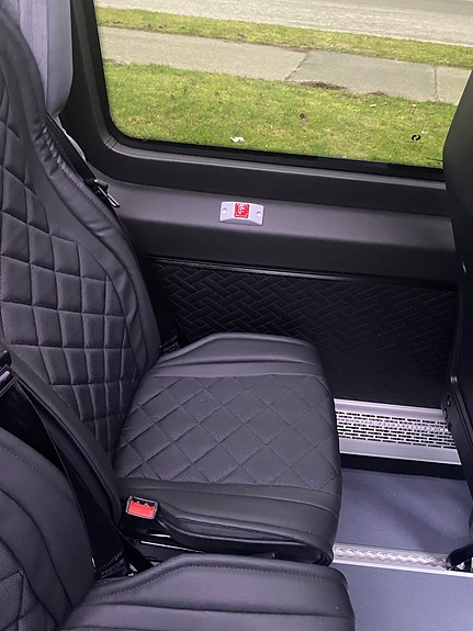 Mercedes-Benz SPRINTER 519 CDI MINIBUS 13 of 24