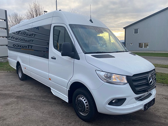 Mercedes-Benz SPRINTER 519 CDI MINIBUS 7 of 24