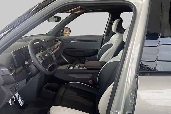Kia EV9 8 of 18