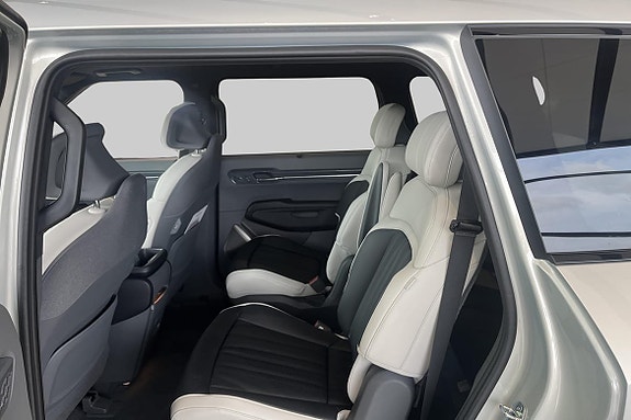 Kia EV9 16 of 18